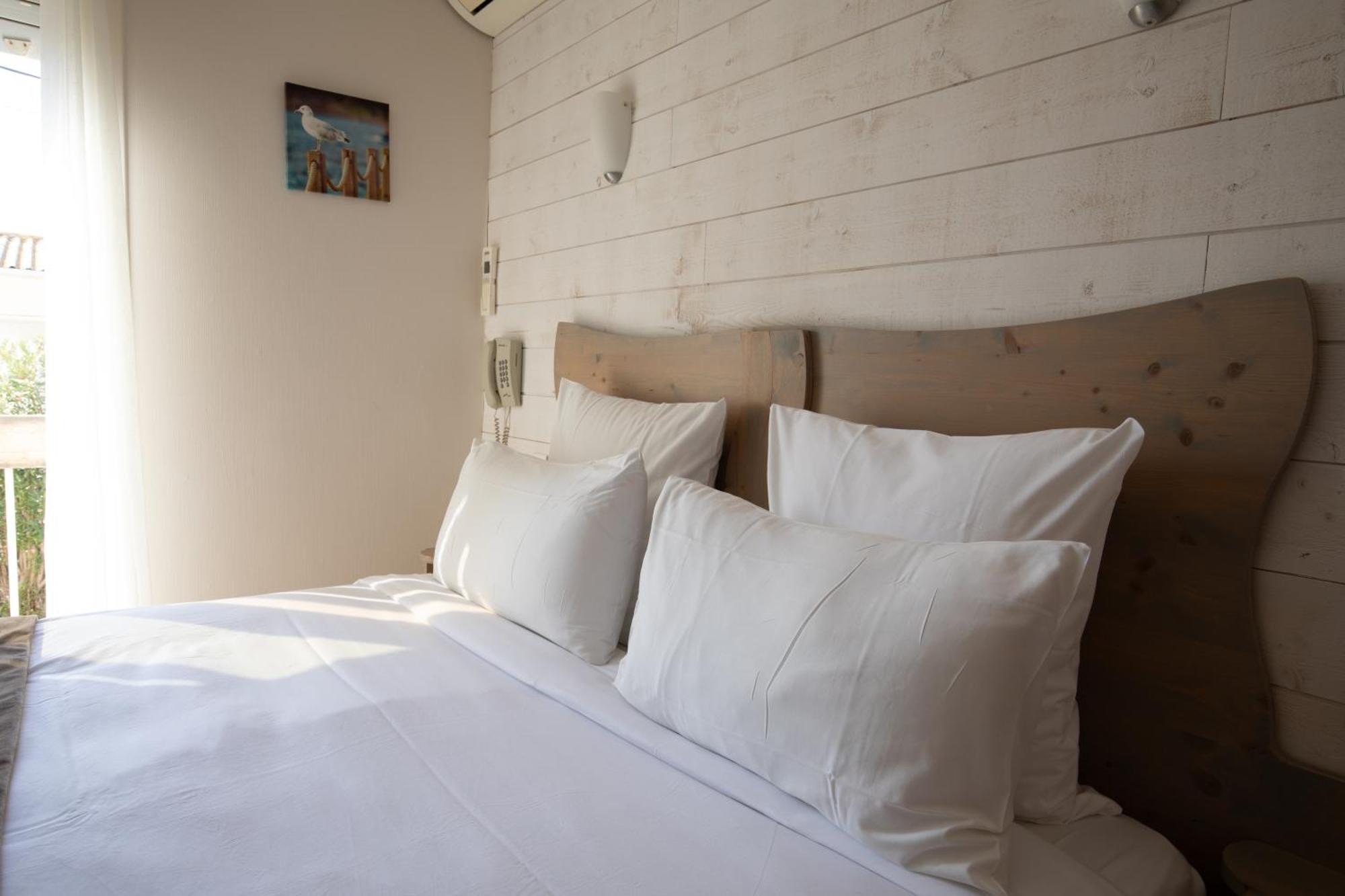 Hotel De La Plage Gruissan Esterno foto
